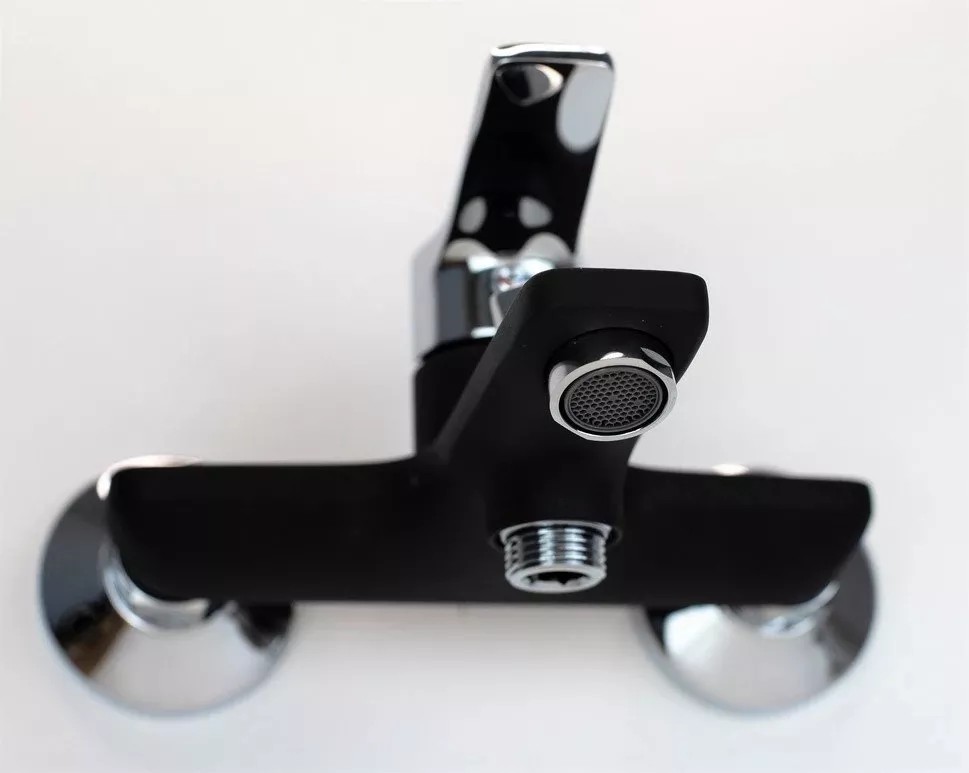 572285